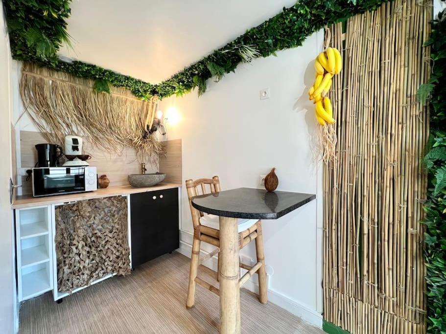 Nuit Dans La Jungle - Love Room Souppes-sur-Loing ภายนอก รูปภาพ
