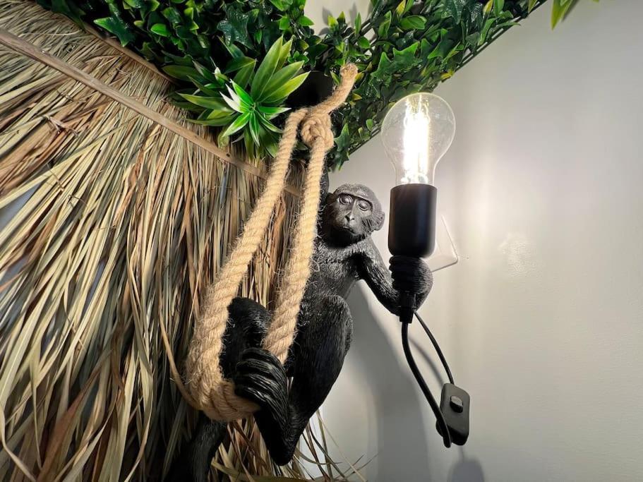 Nuit Dans La Jungle - Love Room Souppes-sur-Loing ภายนอก รูปภาพ